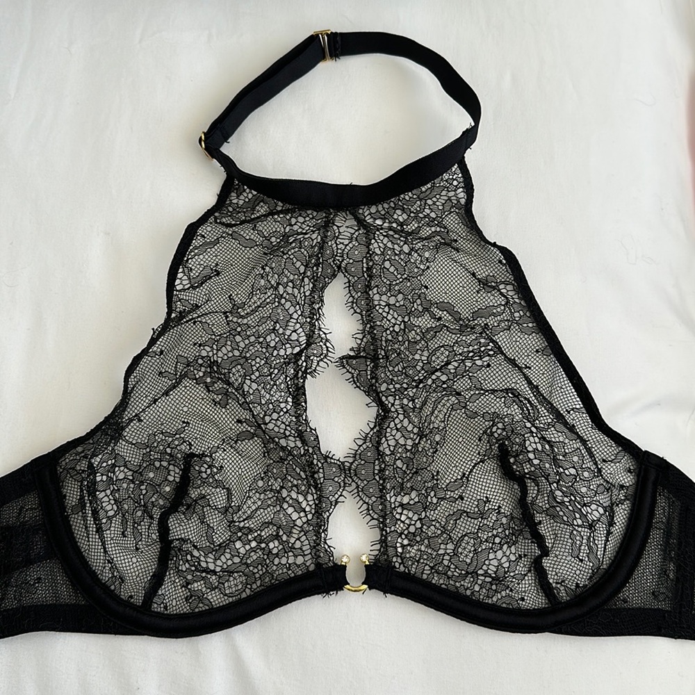 Victoria’s Secret Very Sexy Black Sheer Lace Halter Neck Bralette Bra Top